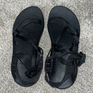 black chacos women’s